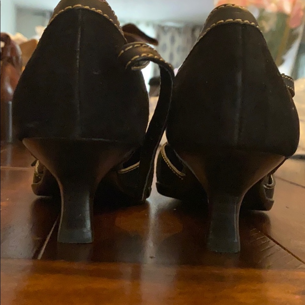 Shoes - Picture 2 of 4
